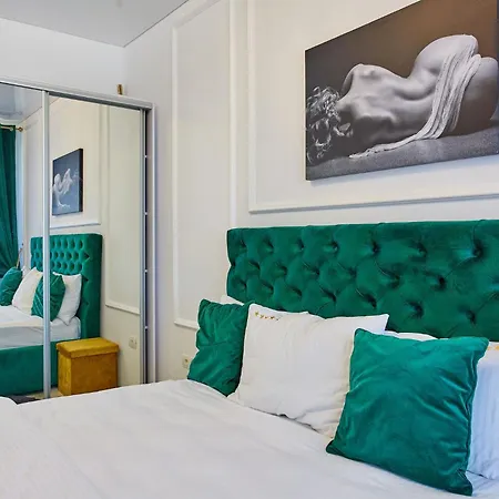 Aparthotel By R S 2 3*